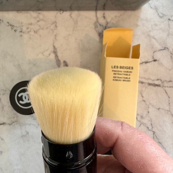 Sold out Chanel Kabuki Brush - Picture 2 of 5